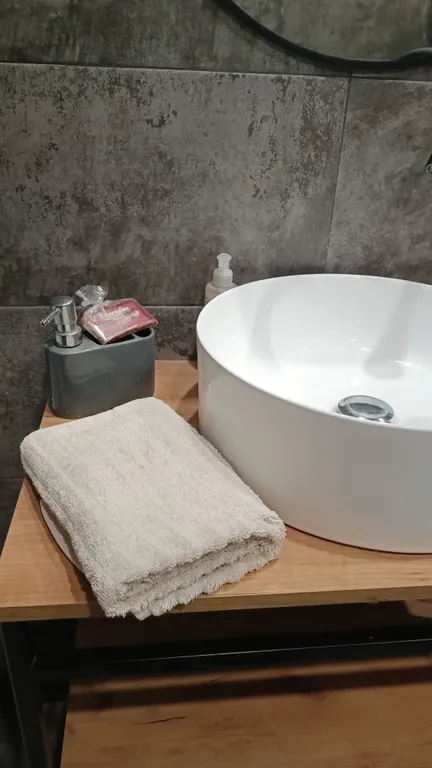 Новый уютный коттедж в черте города