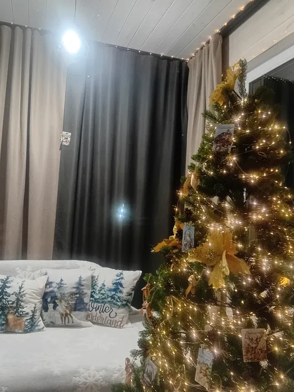 Уютный дом на берегу озера Камбулат