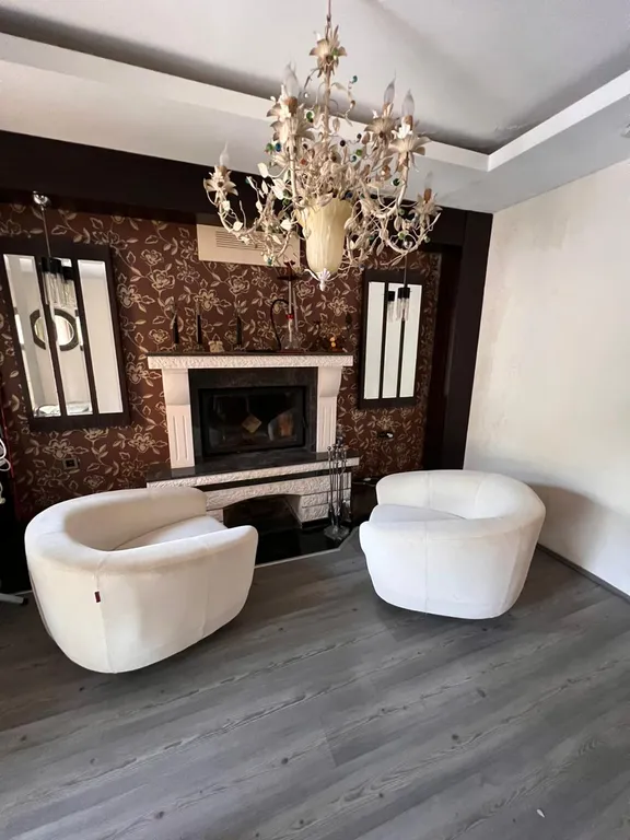 Шикарная вилла с садом и с бассейном в Кемере