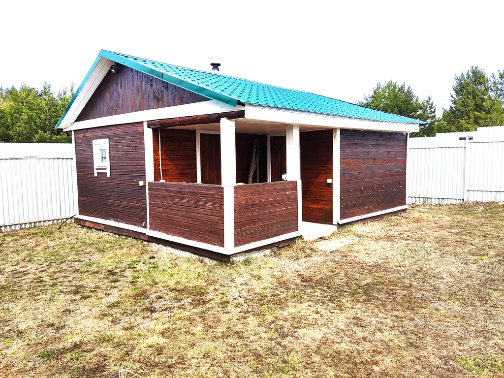 Домик у озера