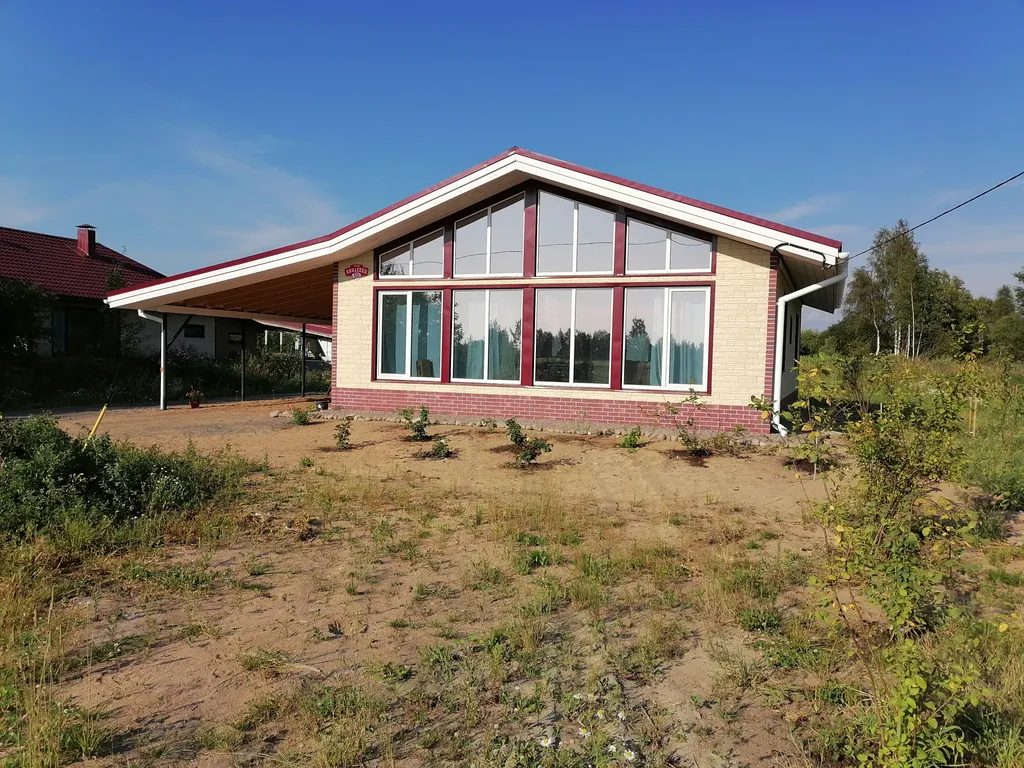 Коттедж Усадьба Ольгино предлагает проживание в новом доме с видом на реку — Лодейное Поле