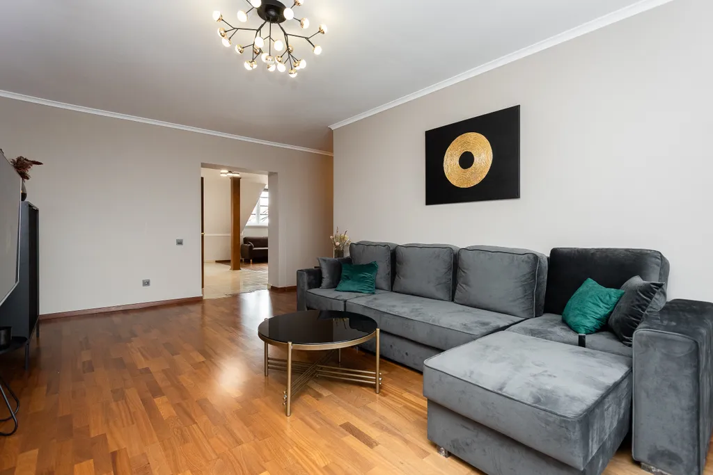 Квартира 3-комнатные апартаменты в центре — Зеленоградск