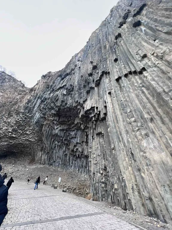 Уютная студия  с балконом в самом сердце Еревана