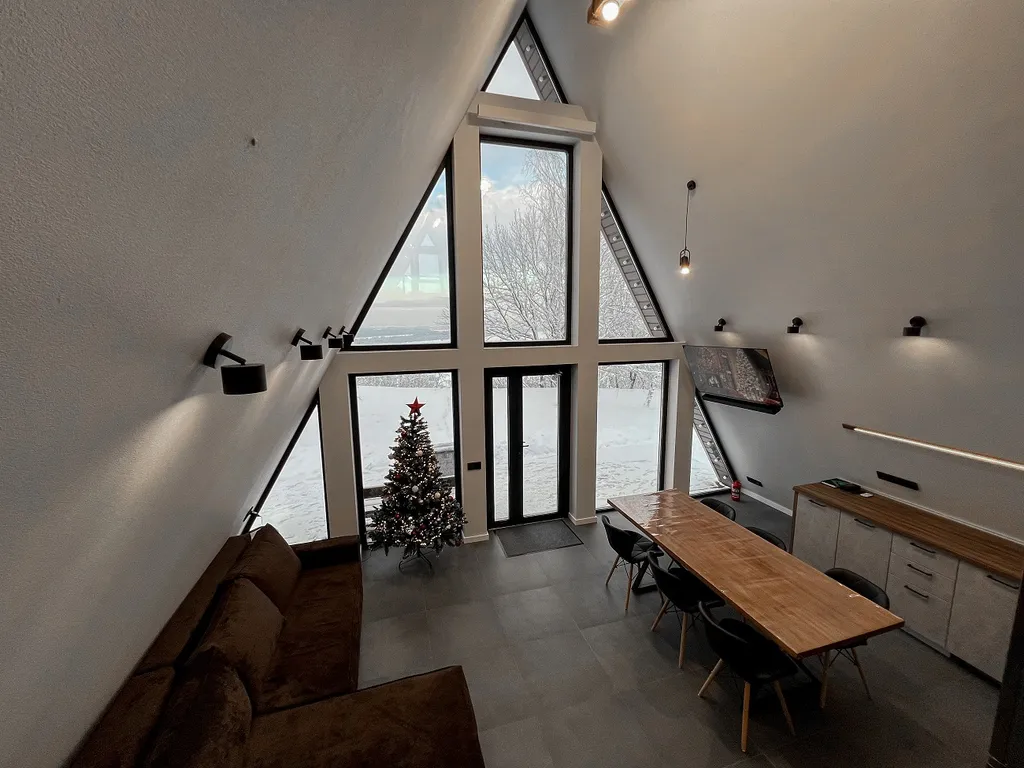 Хабарский треугольник - дом на горе с видом на реку