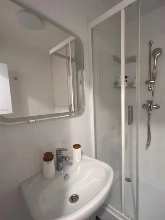 Студия с видом на лес