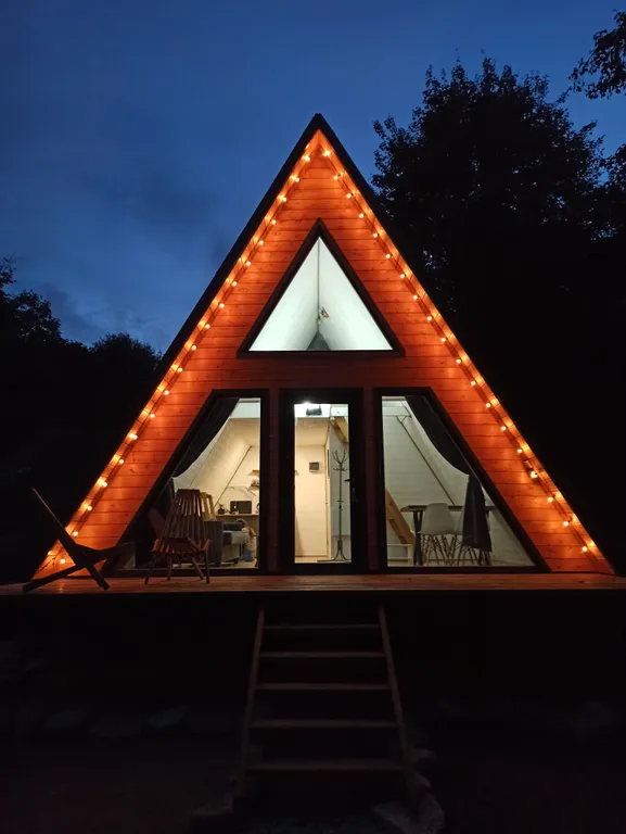 А-фрейм у реки Белой Адыгея