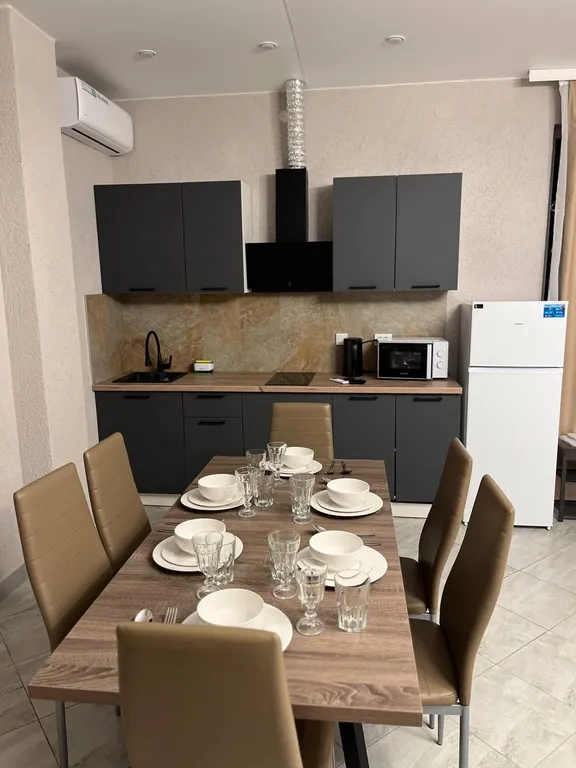 Квартира 3-комнатные апартаменты с кухней на черном море — аренда посуточно в Лермонтово