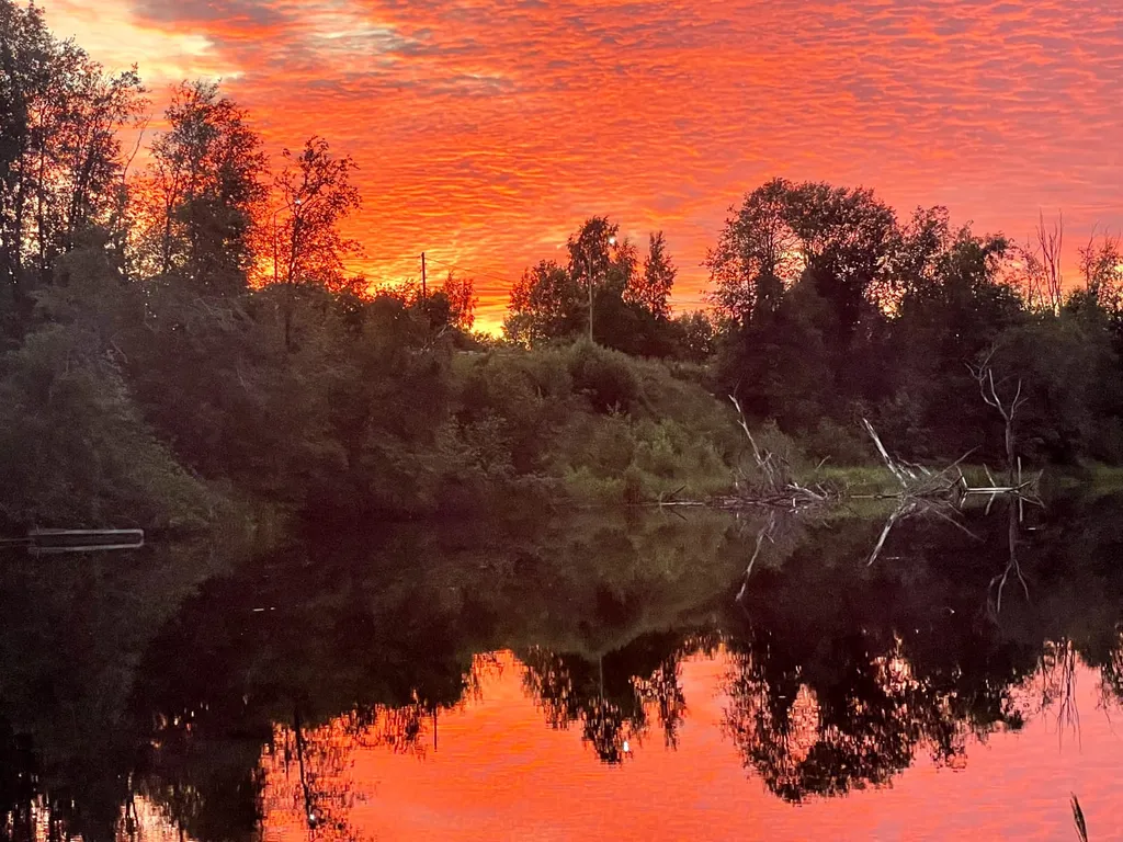 Коттедж Гостевой дом с террасой и сауной в Карелии, вблизи реки и озера Ладоги — Видлица