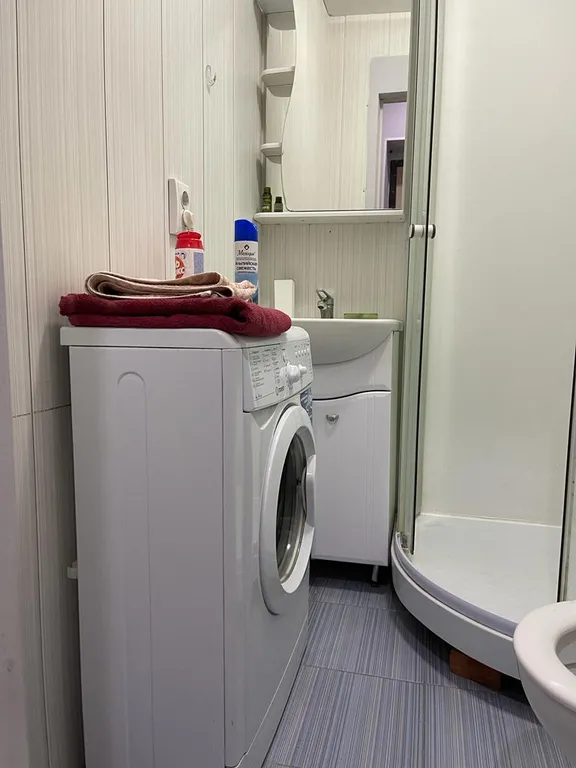 Уютная студия, после ремонта на Вятской/Днепровском