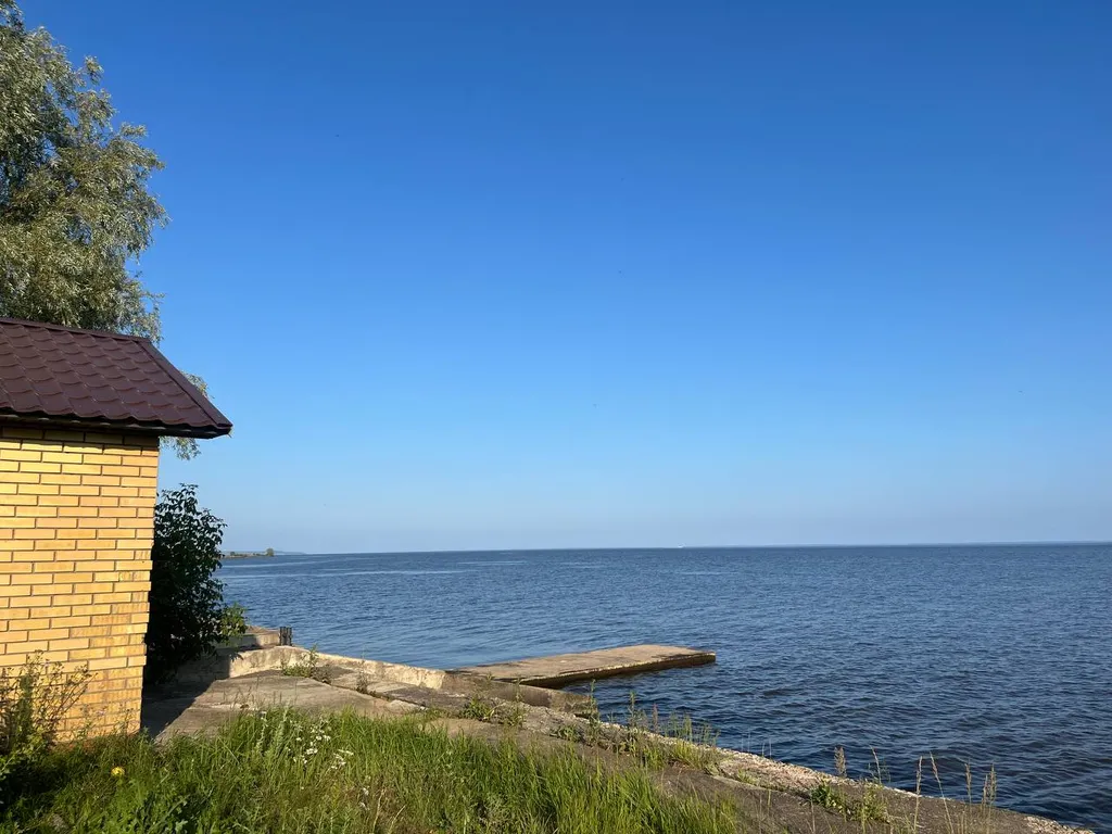 Дом на берегу Камского моря