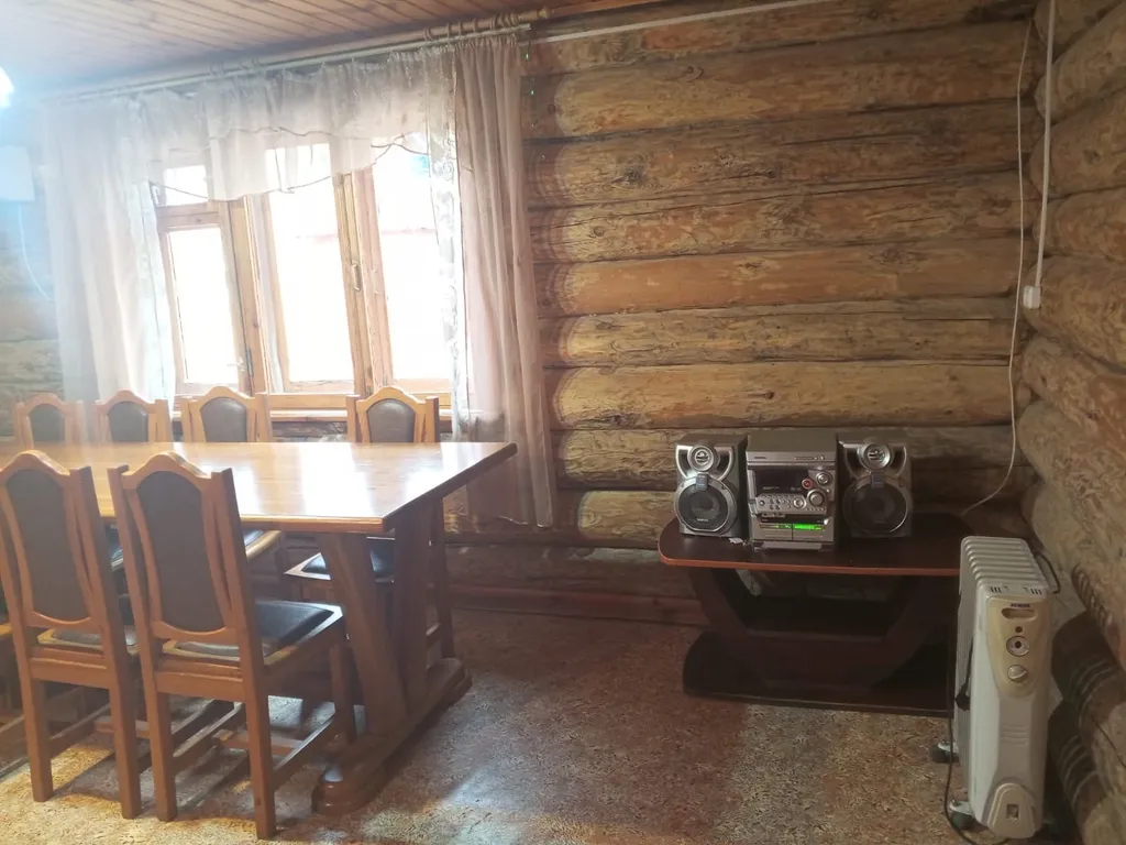 Уютный дом-сруб для компании