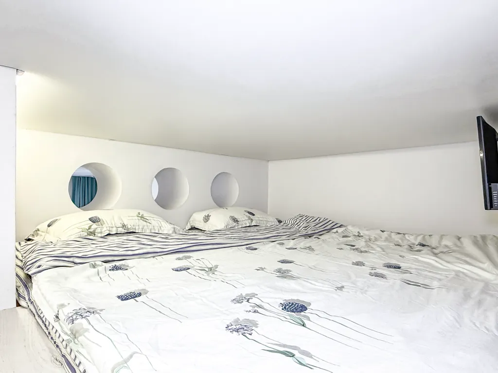 Квартира Квартира Студия в апарт-отеле с бассейном, собственным песчаным пляжем, парком — Анапа