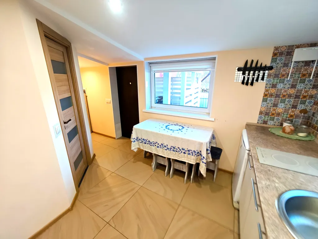 Уютный домик рядом с лесом и озером