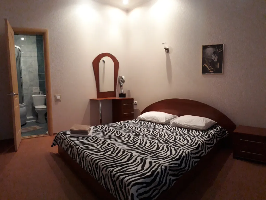 Двухкомнатный, четырёхместный номер с удобствами