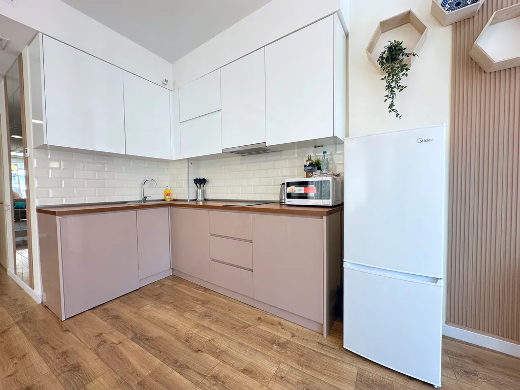 Апартаменты с видом на бассейн и море, ЖК White Sails