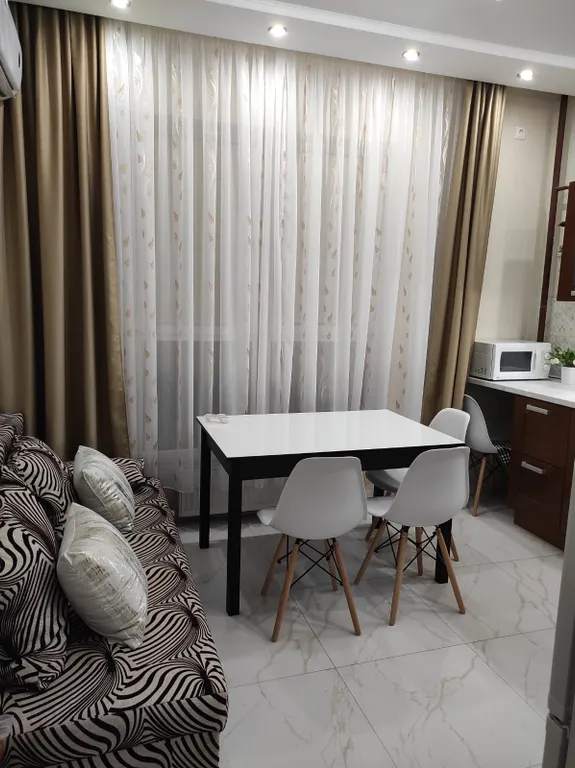 Современная 2-я большая квартира прямо на набережной с пляжем у дома