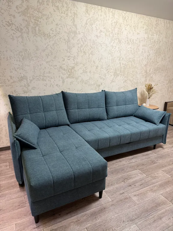 Просторная двух комнатная квартира с новым ремонтом, мебелью и технико