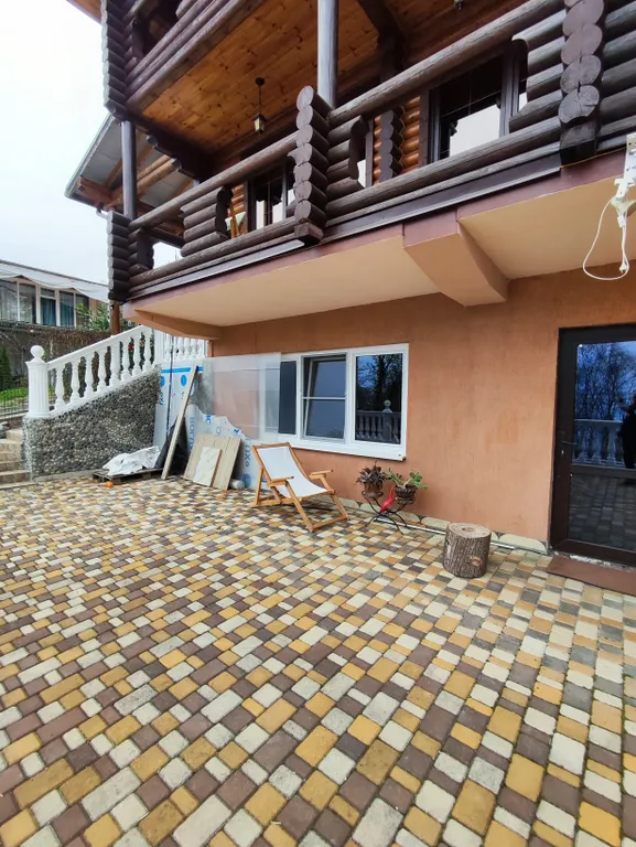 Шикарный дом с сауной и бильярдом.