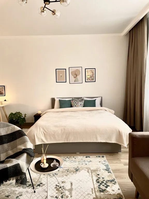 Студия в теплых тонах