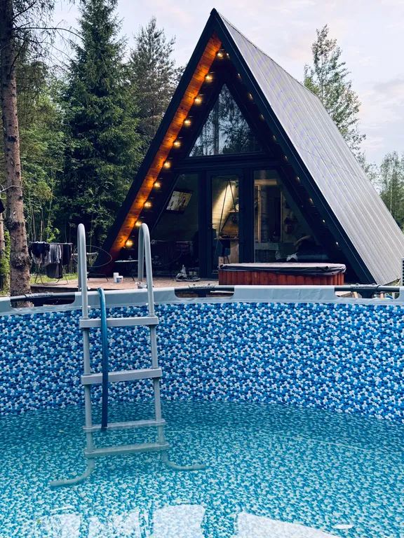 Коттедж Дом A-frame с купелью, баней и бассейном в сосновом лесу — аренда посуточно в Великий Новгород