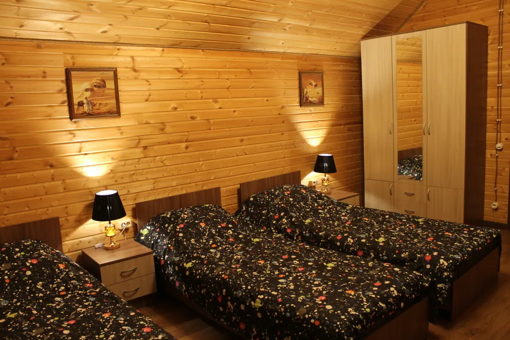 Коттедж с баней и бассейном