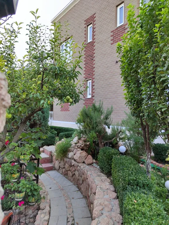 Коттедж Отдельная часть дома с беседкой рядом с парком и пляжем Учкуевка — Севастополь