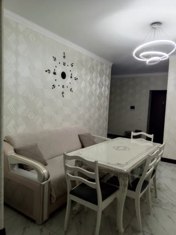 Просторная, уютная, с шикарным видом на фонтан двушка