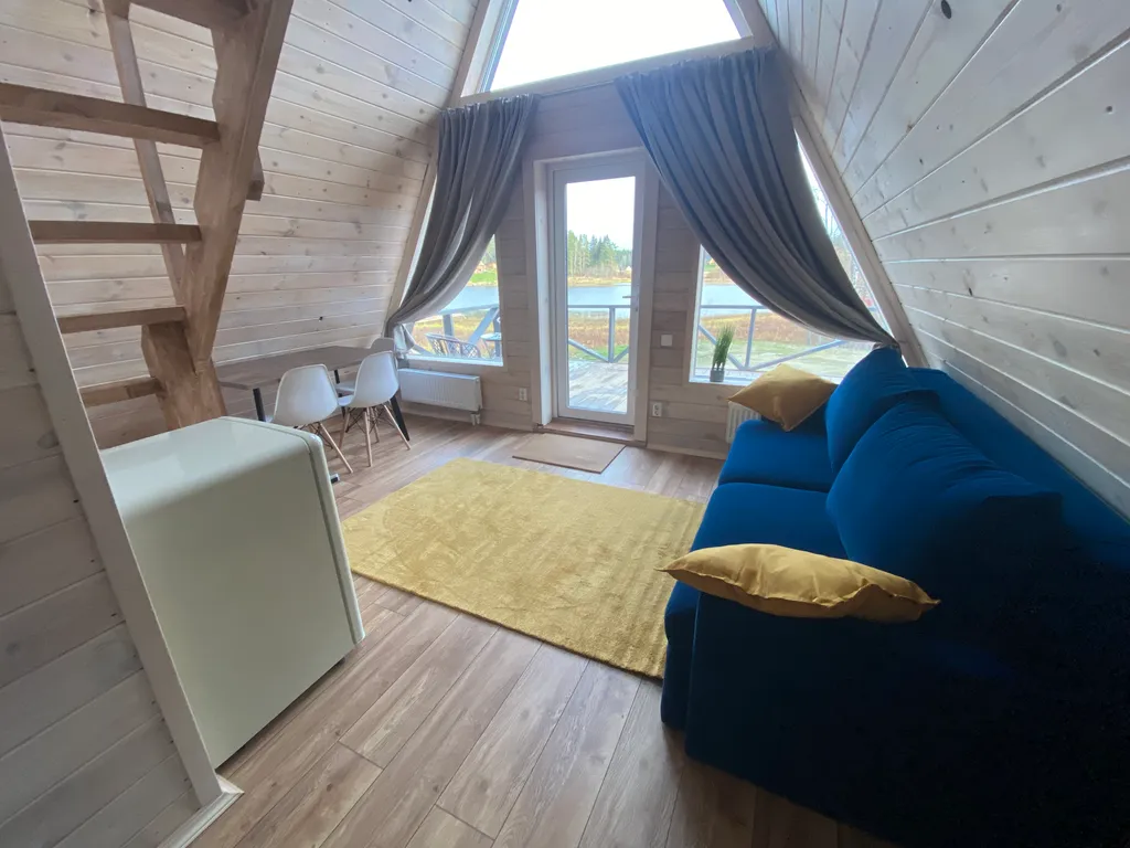 Дом с видом на озеро рядом с Ладожскими шхерами