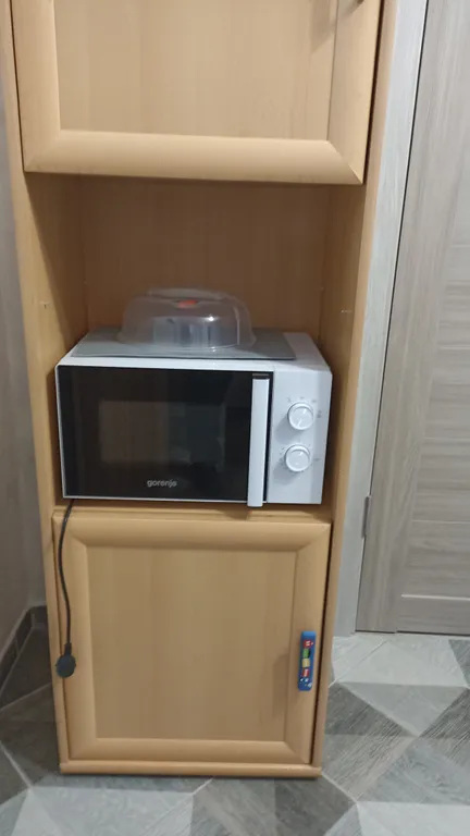 Уютная квартира в жилом районе, рядом с бассейном, магазинами и остановкой