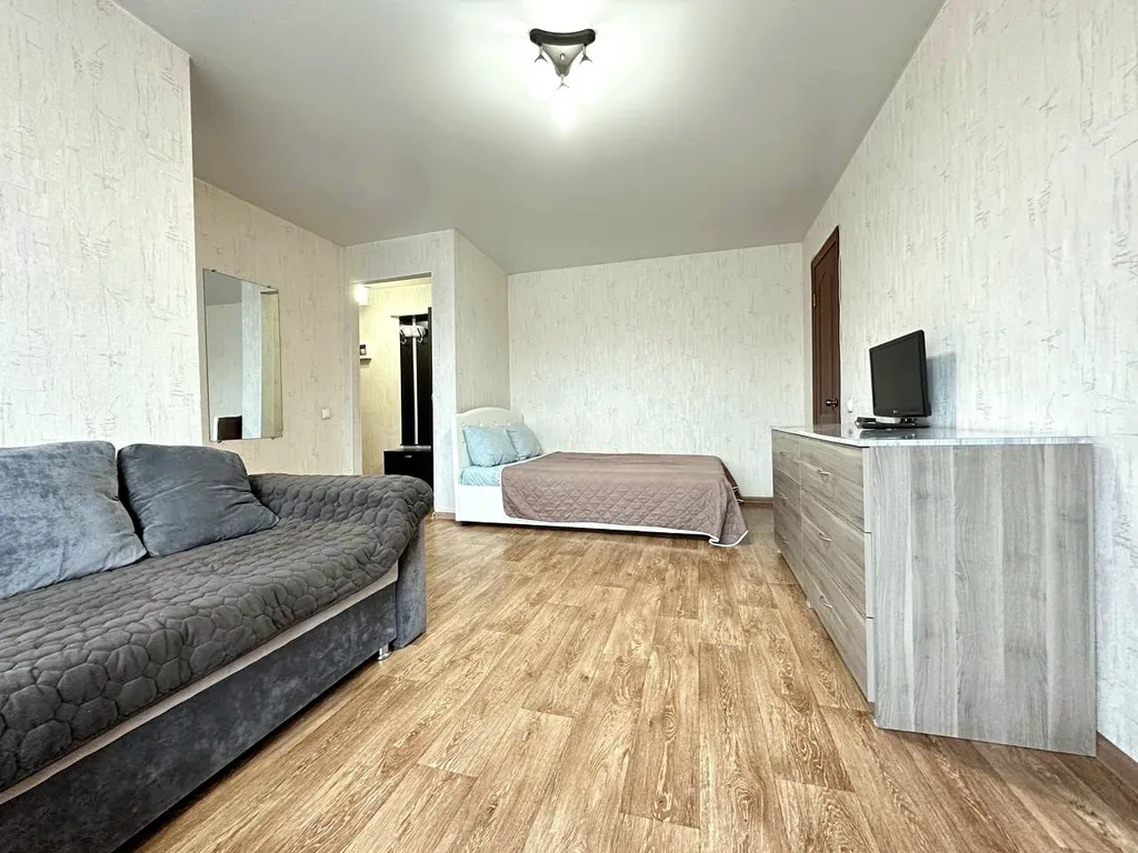 2-комнатная квартира в центре рядом с КУЗгту и РЕАцентром