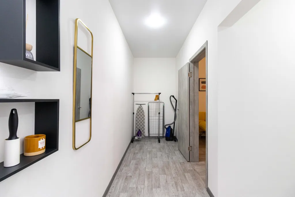 Квартира с жёлтым диваном