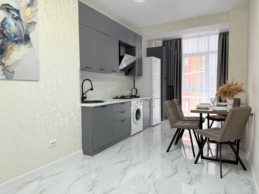 Квартира Квартира Современная студия с панорамными окнами и видом на озеро — Махачкала