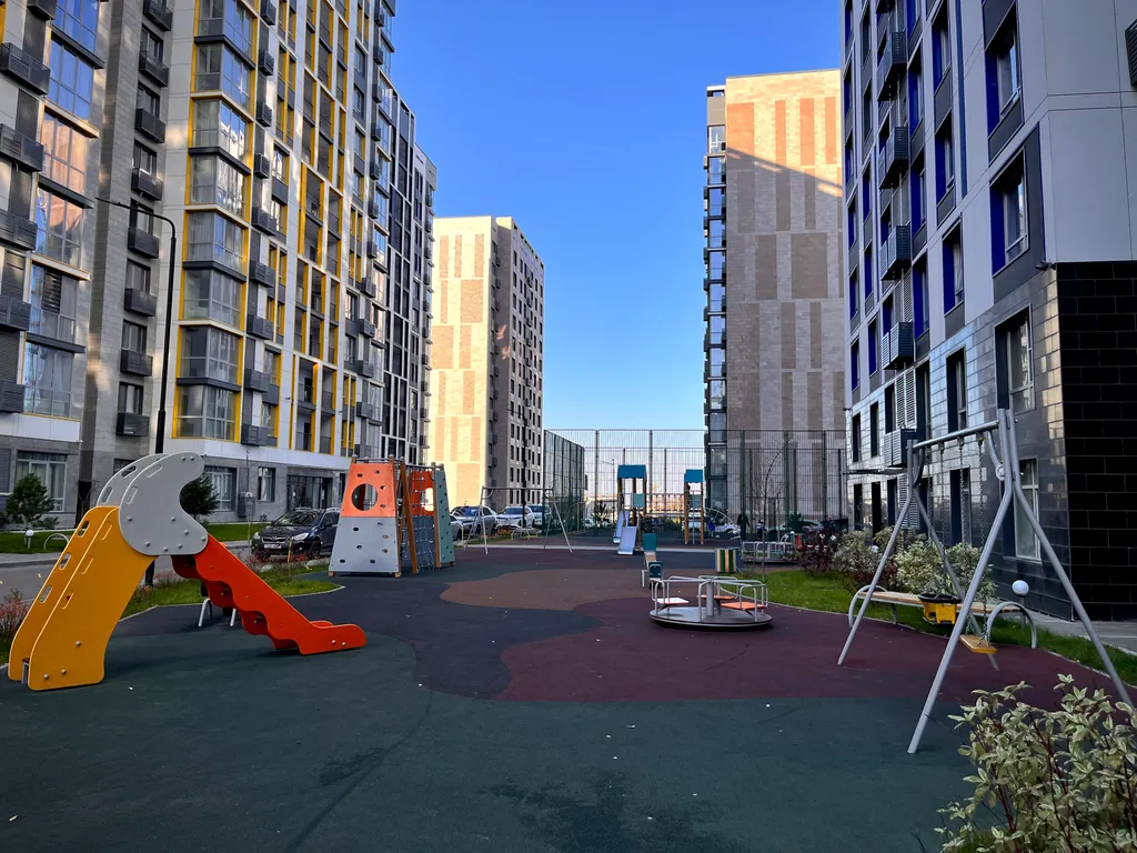 3-х комнатная квартира в ЖК "Раимбек» центр, метро & питьевая вода