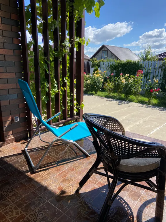 Уютный современный дом возле гор и моря