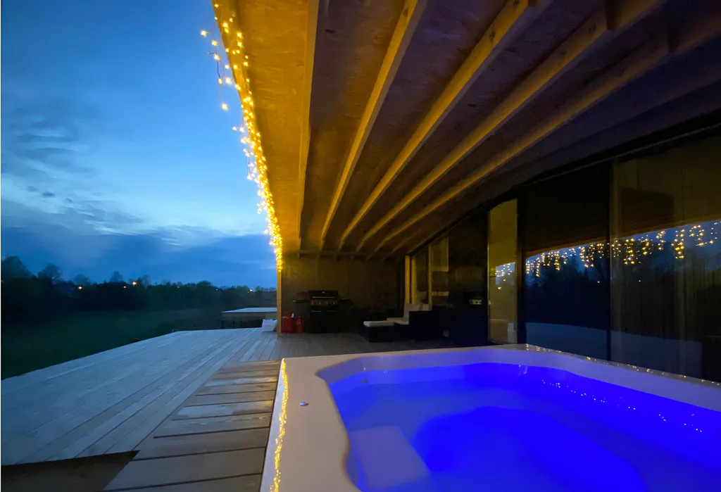 Эко-дом с горячей джакузи и профессиональным грилем на террасе