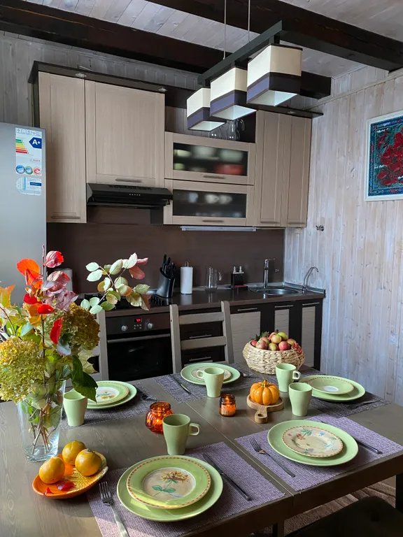 Загородный дом с баней и беседкой