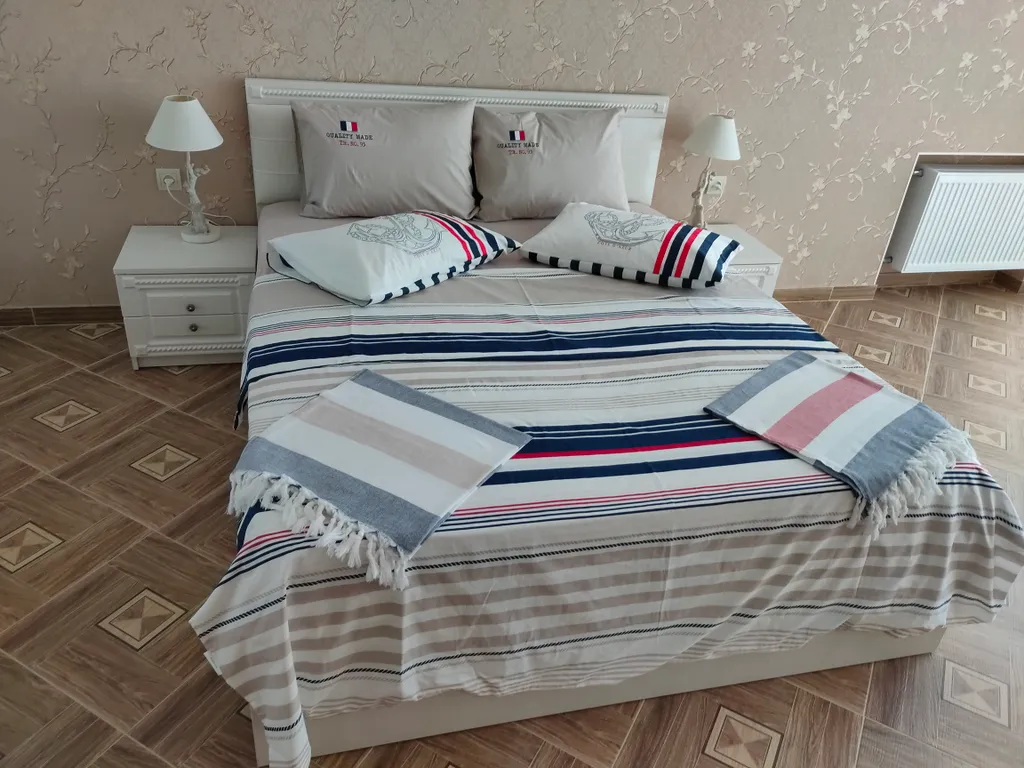 Квартира Очень красивая квартира с великолепным видом на море и парк — Севастополь