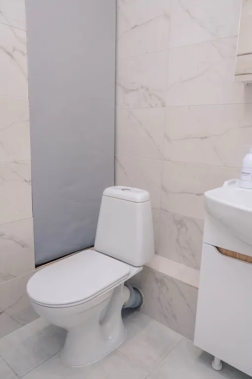 Уютная студия в новом доме с красивым видом из окна