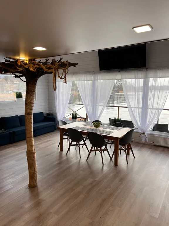 Плавающий дом CliffHouse