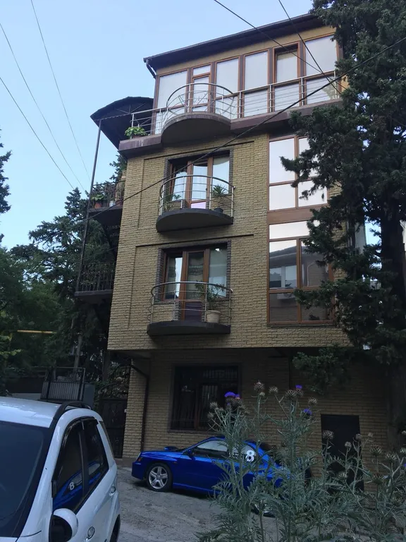 Квартира Квартира ГОСТЕВОЙ ДОМ"АРАРАТ-ХАУС" — Ялта