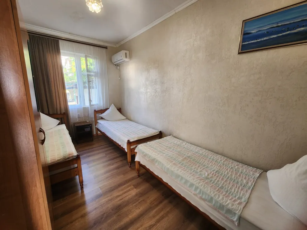 Квартира Трёхместный номер эконом с видом на море — аренда посуточно в Лоо