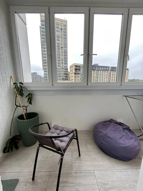 Двухкомнатная просторная квартира в стильном районе