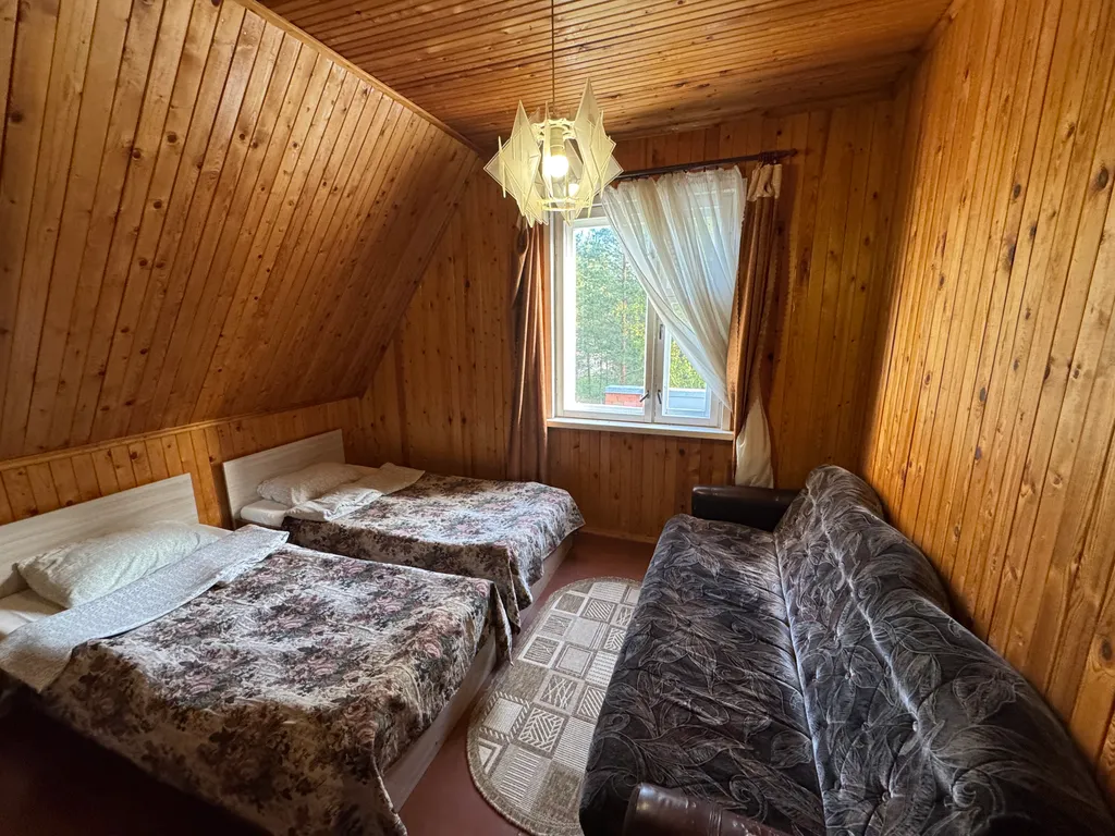 Ретро-дача с баней на берегу лесного озера