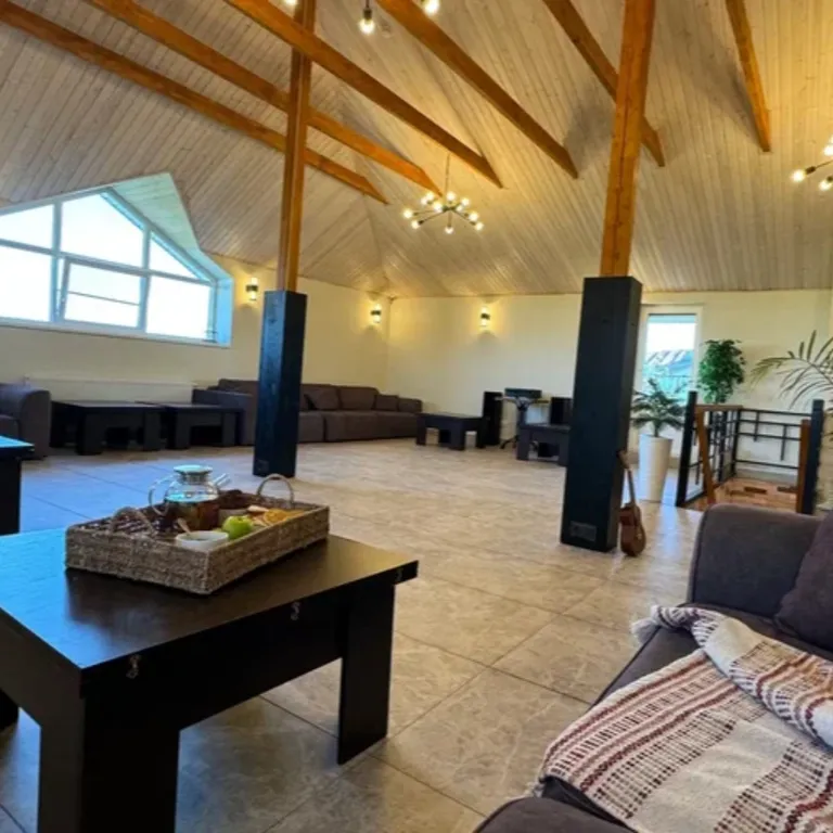 8-комнатный Дом