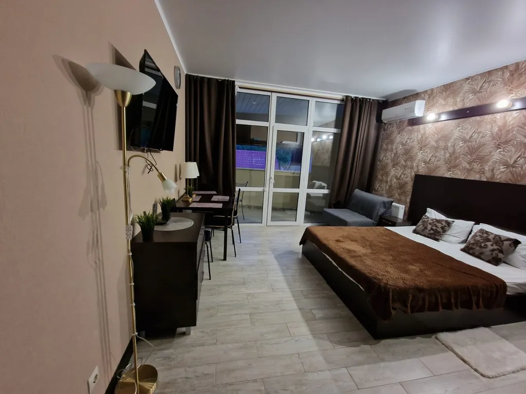 Уютный апартамент с балконом и видом на горы в Лоо Боярд