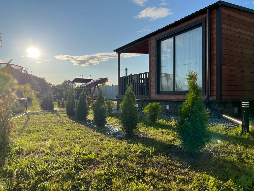 Уютный домик в тихом месте у реки