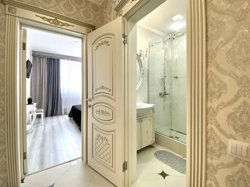 Просторная квартира с дизайнерским ремонтом в классическом стиле