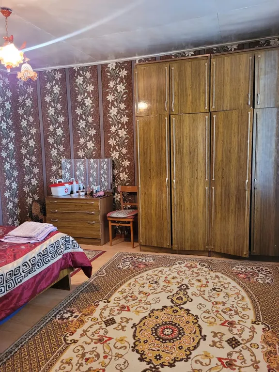 Уютная комната в частном доме без хозяев