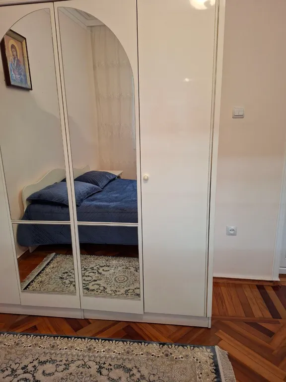 Уютный дом возле термального источника по дороге на курорт Мамисон