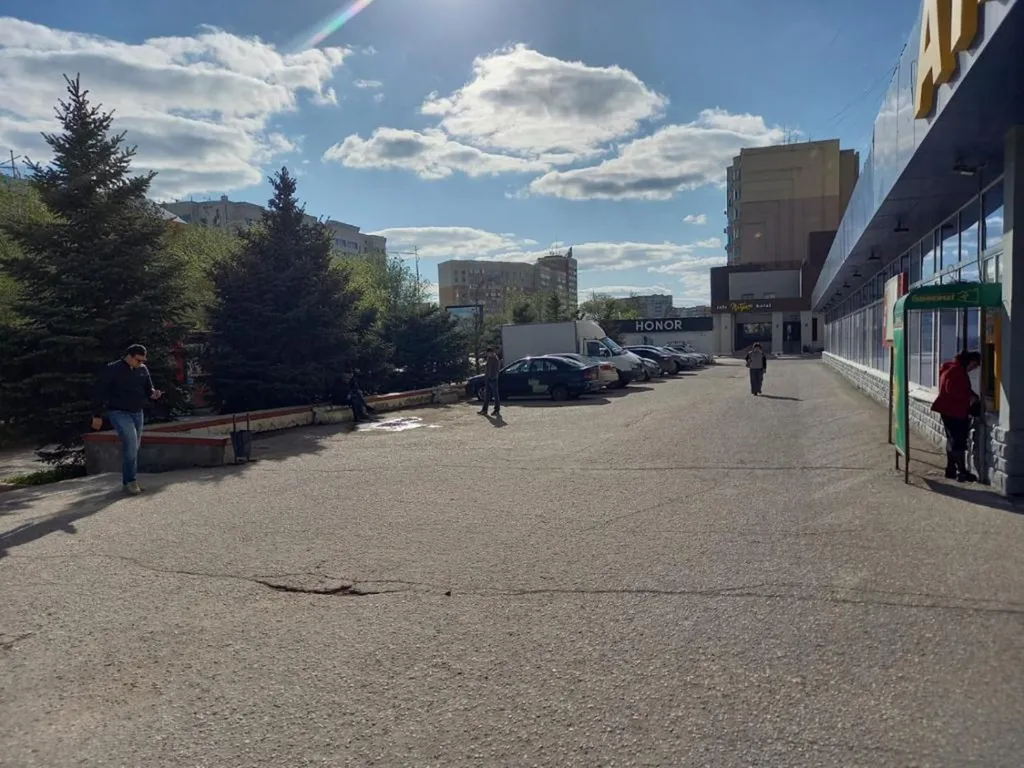 Яркая Звезда на Космосе